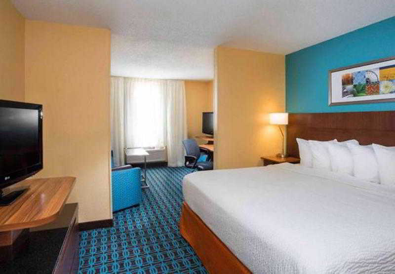 Fairfield Inn & Suites Dallas Park Central Exterior foto